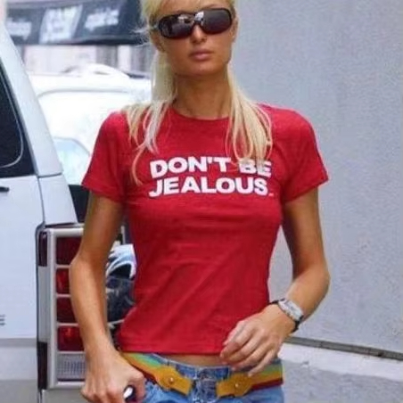 Street Fashion In Paris - Футболка с принтом Paris Hilton 'Don't